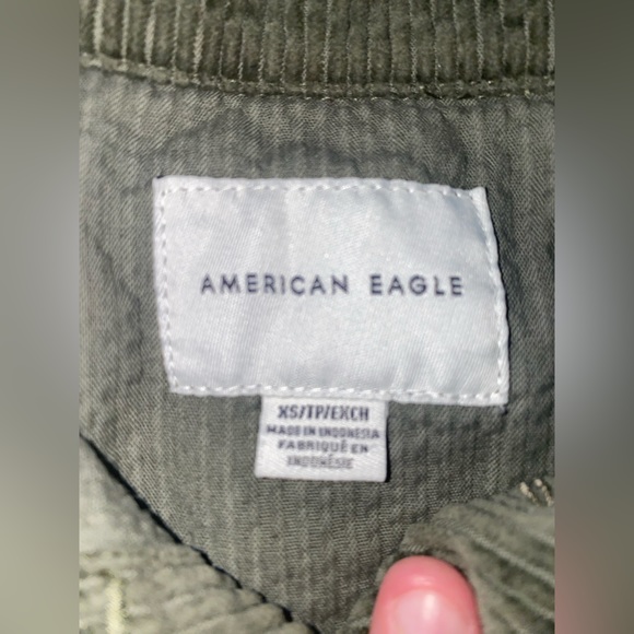 American Eagle cropped green corduroy shirt in women’s size XS. - Picture 2 of 5